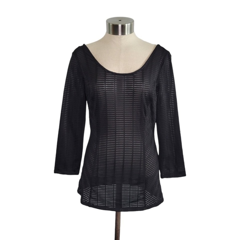 Guess Black Sheer Textured 3/4 Sleeve Fitted Top Women's M Low Back Scoop Neck